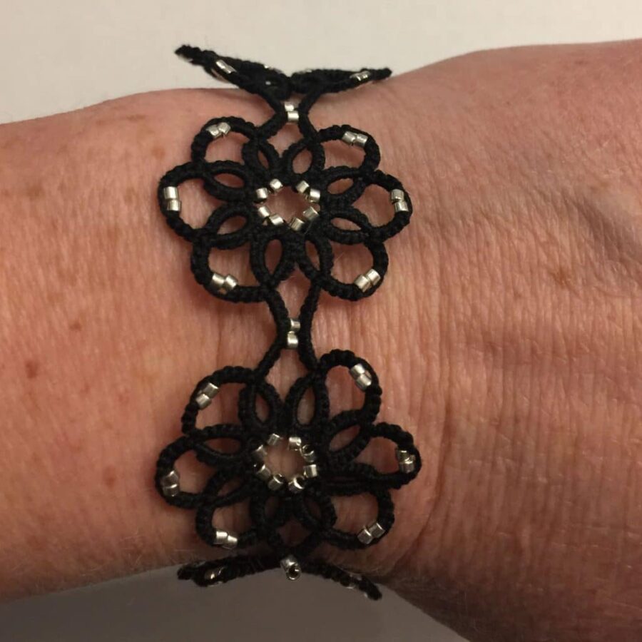 Armband Blacksummer Tragefoto