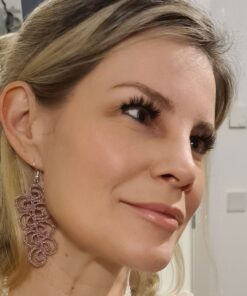 Ohrringe Curves in rosemetallic an Kerstin Reitterer im Detail