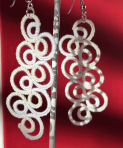 ohrringe curves weiss creme staender rot lovemadecrafts