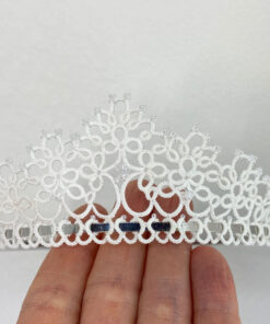 Tiara Rose mit Perlen im Detail