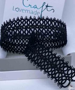 Kropfband Infinity schwarz gelegt