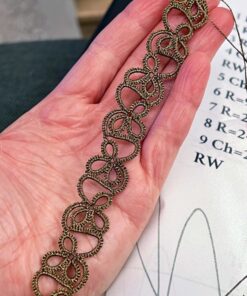 Kropfband Miracle in Arbeit