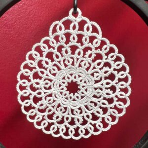 Weihnachtskugel Noelle in weiss von LovemadeCrafts