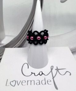 Ring Sophia in schwarz mit pinken Perlen