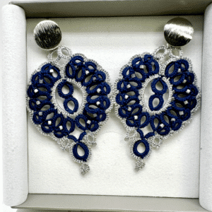 Ohrringe Venus in navy blau und silber metallic