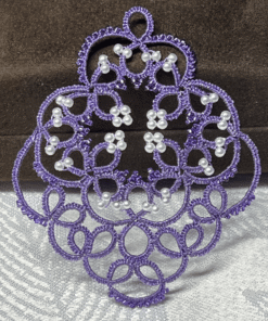 Ohrringe LaPerla in flieder weiß mit kleinen lila Perlen von LovemadeCrafts