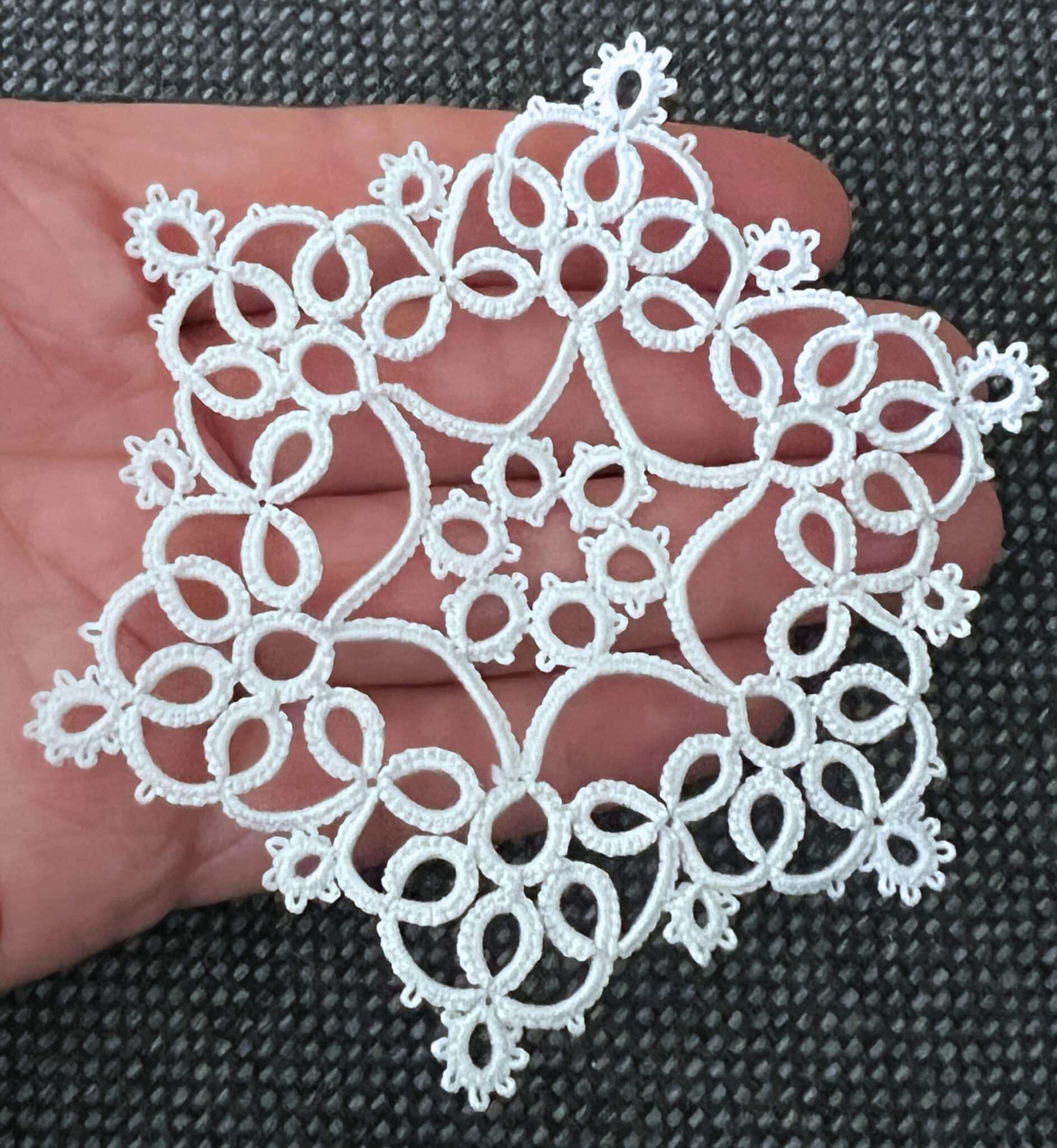 Schneeflocke Lyanna von LovemadeCrafts